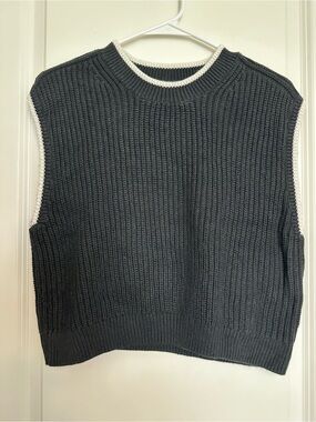 Abercrombie & Fitch Charcoal Ribbed Sleeveless Crew Sweater with White Trim
